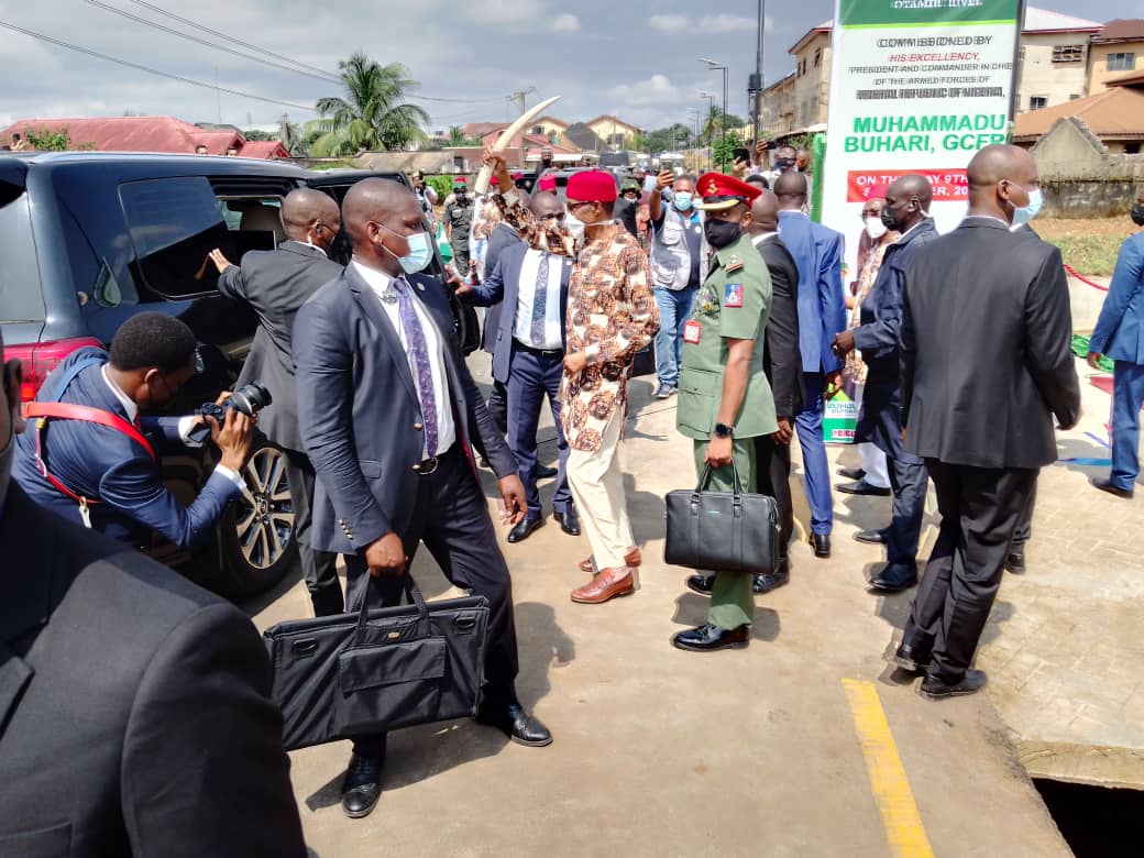 Buhari In a Closed Door Meeting With South East Leaders