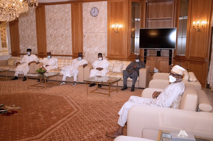 Buhari Meets All APC Chairmanship Aspirants in The Villa