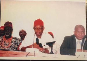 Senator Emma Nwaka mourns as Isuochi Ancient Kingdom Monarch, Eze Irononso Ezekwesiri Dies