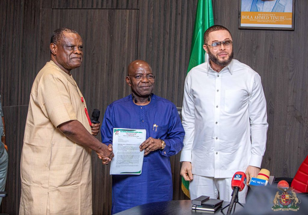 Gov Otti Receives Old Bende Progressive Union, Says He Is Restoring The Dignity of Abia People