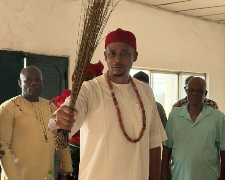 Abia Witnesses Major Political Realignment as Hon. Iheanyi Frank Chinasa (Dogo Bende) Leads Over 2,000 Supporters into APC